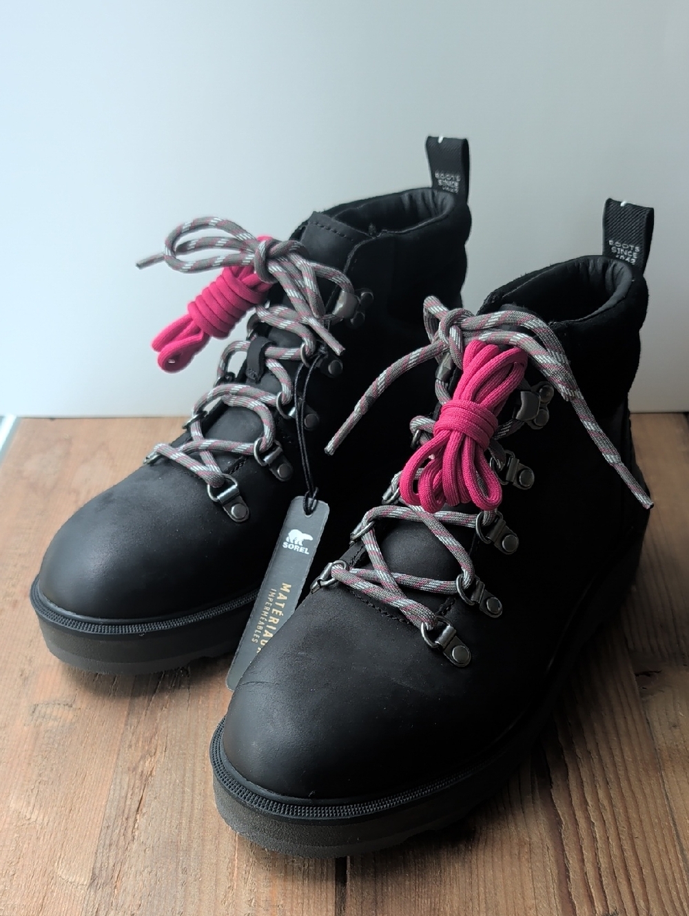 Sorel Women's Black Hi-Line Hiker Boots with Grey And Pink Accent Laces Size 7